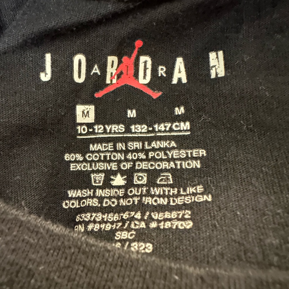 Boys Jordan Black T-Shirt- Size 10/12 - Picture 7 of 7